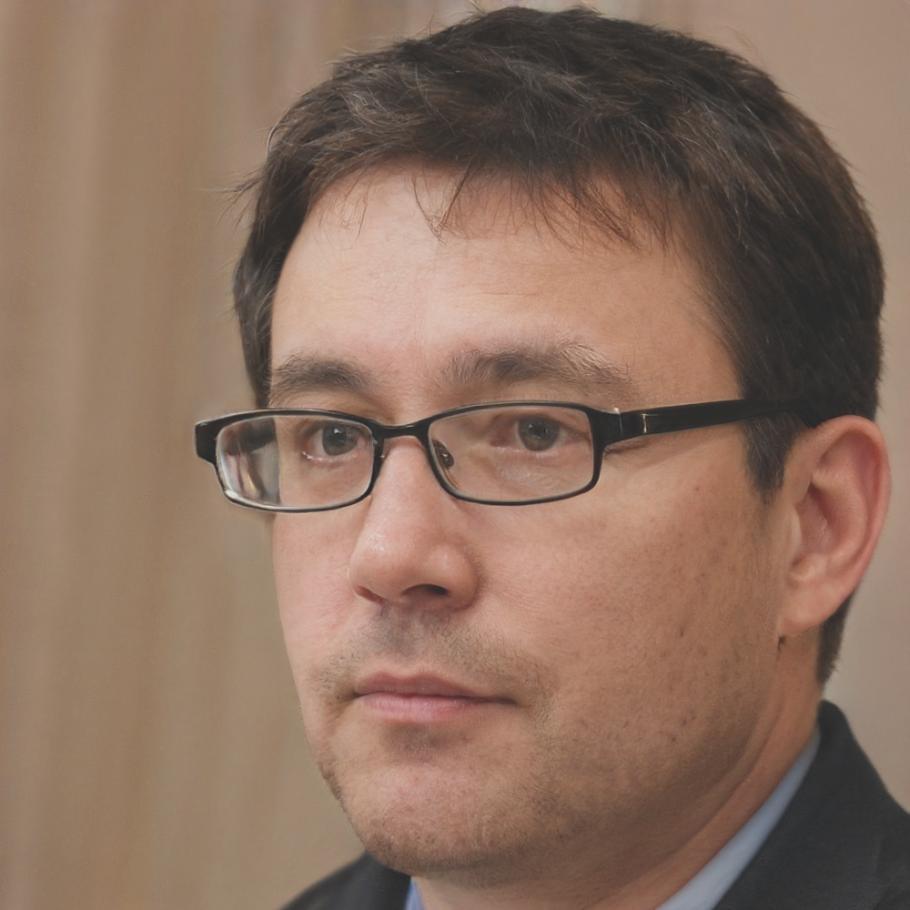 Pierre Martin, Expert en Stratégies d'Investissement